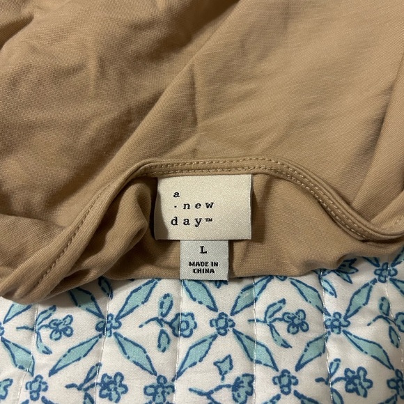 a new day Tan Top - Picture 4 of 4